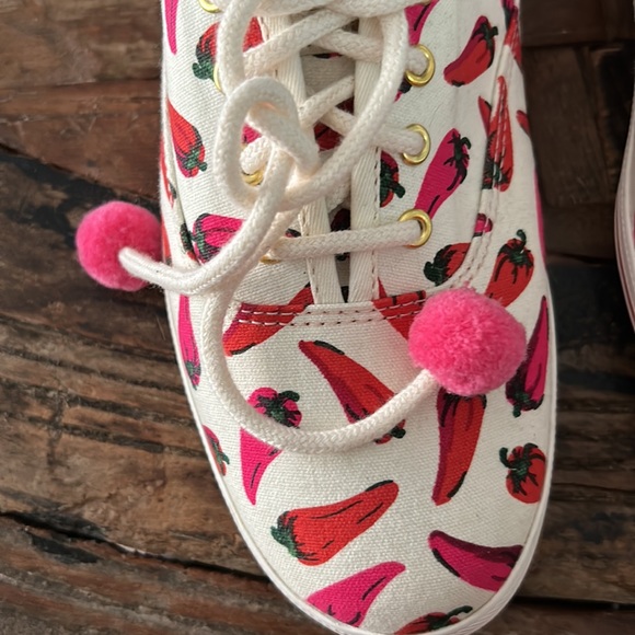 Kate Spade/Keds Red Chile Pepper canvas sneakers with pom pom laces size 7 NWOT - Picture 3 of 14